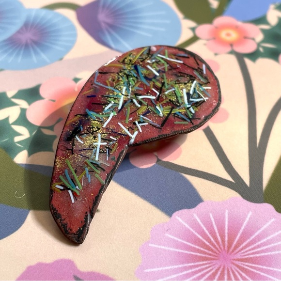 vintage enamel on copper quotation mark shaped brooch pink confetti - Picture 2 of 9